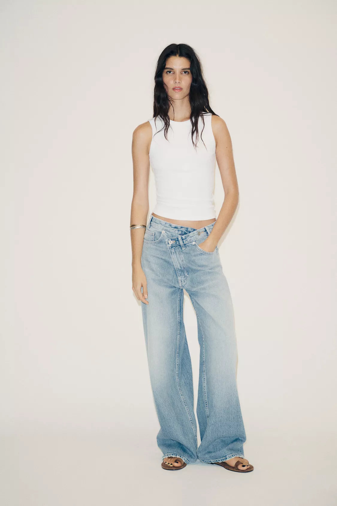 FEMME HAUS - Asymmetrische Jeans