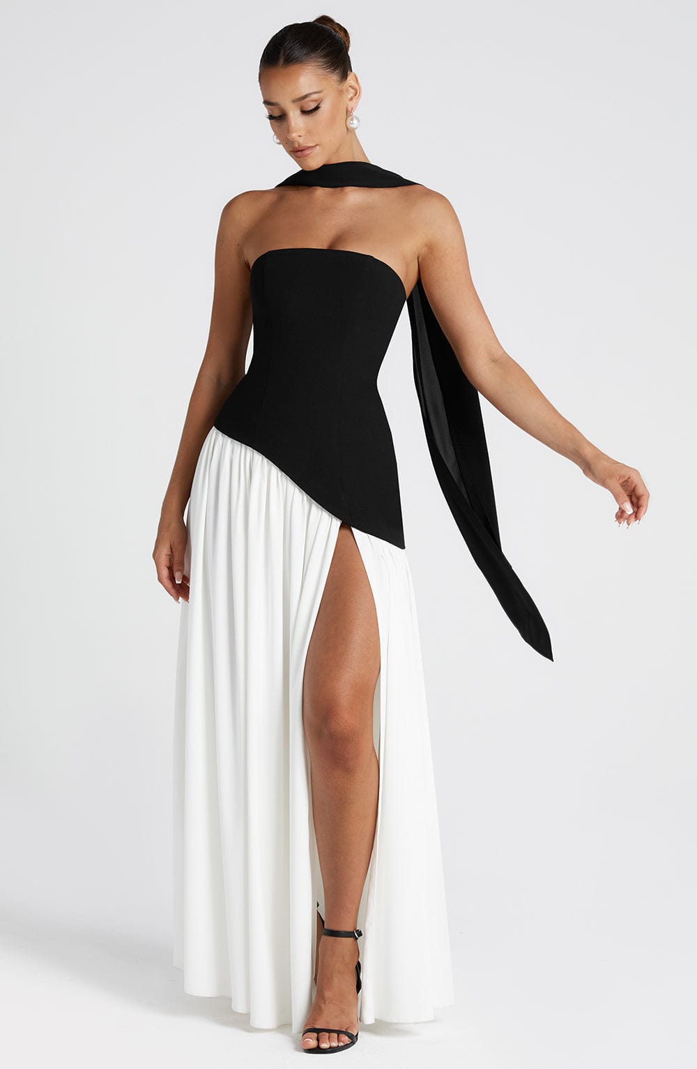 IMANI – Strapless maxi dress with asymmetric waist
